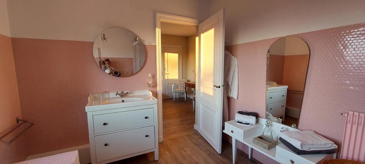 Chambres D'Hotes Le Relais Globe Trotteur Montaigu  Exterior photo